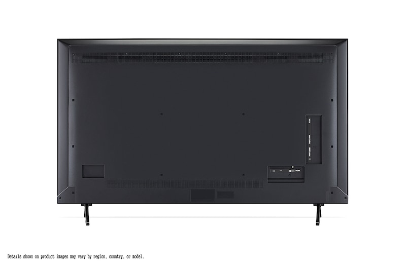 Een gezin zit op een bank met uitzicht op een LG QNED TV boven een TV-meubel en een klein meisje wijst naar een scherm waarop twee dolfijnen te zien zijn. De titel beschrijft hoe je kunt genieten van een hoge resolutie op een groot scherm.