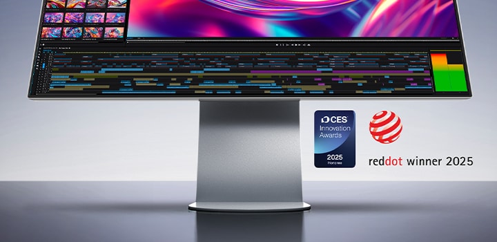 LG UltraFine™ evo 32U990A productafbeelding met zijn logo en award-logo's hieronder