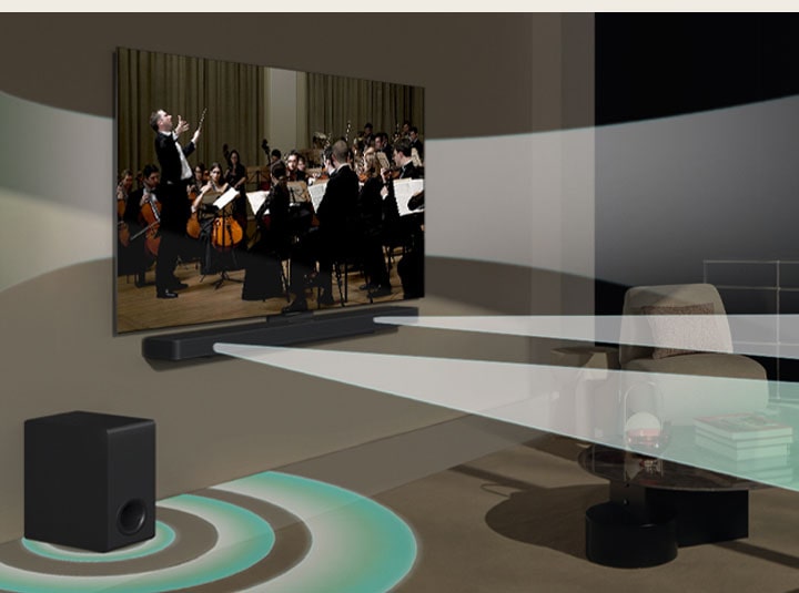 Er speelt een concert op een LG TV aan de muur. Er komt tegelijkertijd een virtueel geluidseffect uit een LG TV en een LG Soundbar S60TR met subwoofer, zodat je kunt ervaren hoe WOW Orchestra wordt gecreëerd.