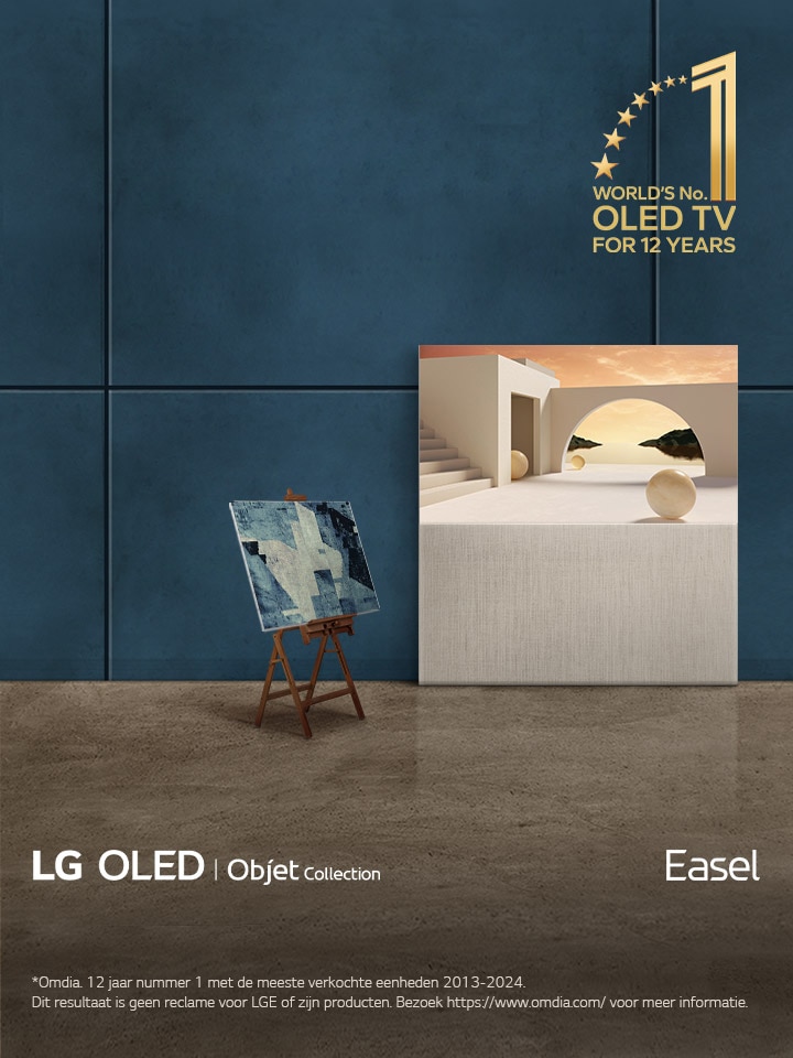 De LG OLED Easel TV staat tegen de muur. Daarnaast staat een echt schilderij op een schildersezel. Door het ontwerp van de tv lijkt het net een echt kunstwerk op een schildersezel. Het embleem ‘De beste OLED TV ter wereld voor 12 jaar’ staat in een hoek. De productlogo’s van LG OLED, Objet Collection en Easel zijn ook te zien.
