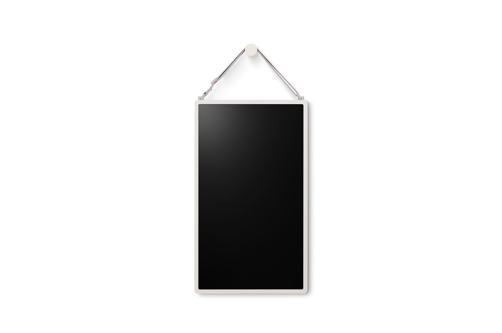 LG StanbyME 2 wordt aan de muur gehangen met behulp van de muurriem.