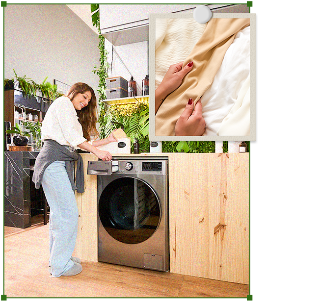 Carol colocando roupas na lavadora LG, com close das mãos manuseando delicadamente um tecido de linho.