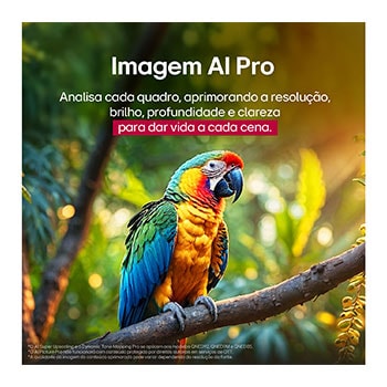 A tela de uma LG TV com um AI Magic Remote em primeiro plano. O botão AI está destacado, e um balão de fala mostra o texto: “Sugira um filme de que eu goste”. Na tela, vemos o ícone do usuário E, indicando como o AI Voice ID foi capaz de identificar qual era o usuário e fornecer recomendações personalizadas com base apenas na sua voz.