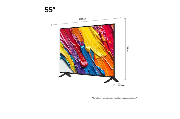 Comparação antes e depois de como o LG 4K Super Upscaling melhora a qualidade da imagem. Dois painéis mostrando a mesma imagem de um pássaro colorido pousado em um galho em uma floresta; o painel da direita está desbotado. O título fala sobre como o 4K Super Upscaling melhora a resolução, o brilho e a nitidez. 