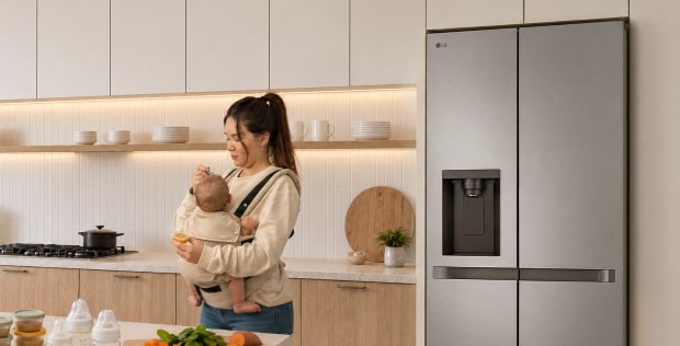 Imagem com uma pessoa e eletrodomésticos LG.
