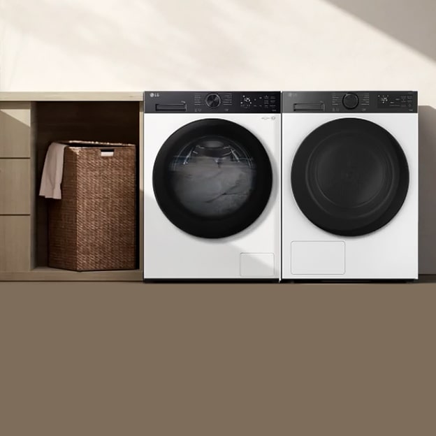 LG lavadora e secadora conectadas por um ícone sem fio mostram Smart Pairing que sincroniza a secagem com o ciclo selecionado.