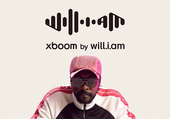 Imagem do will.i.am com logo xboom by will.i.am acima