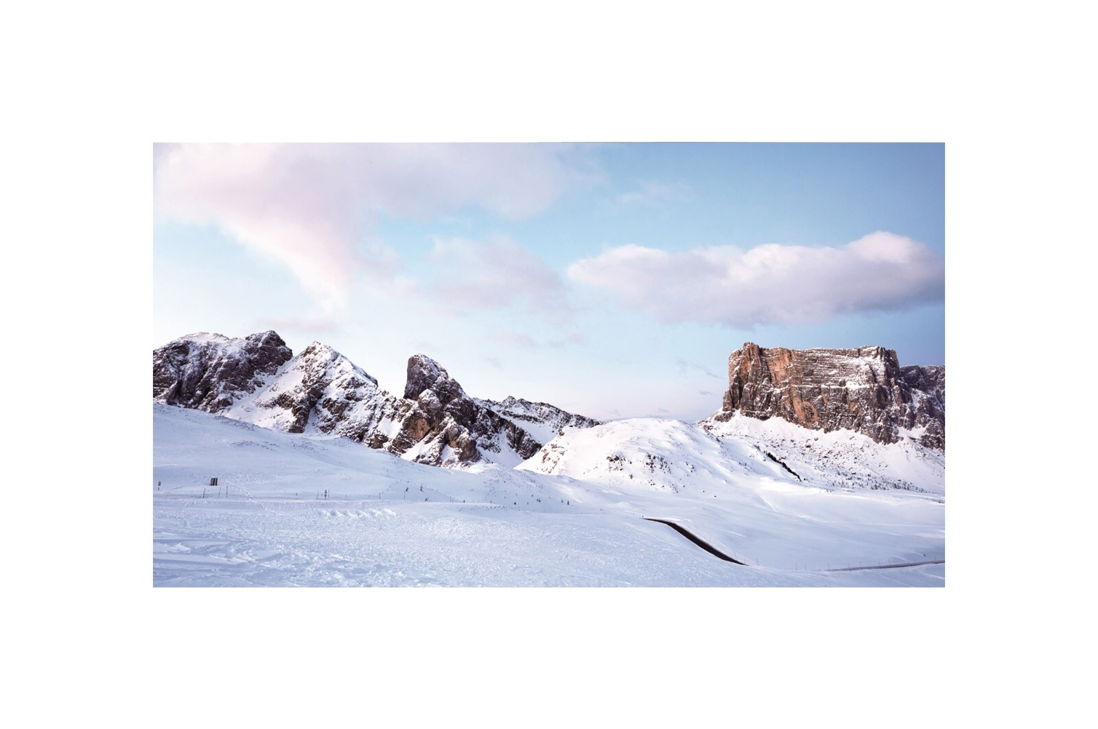 Vista frontal de 55&#34; SVH7F Series Video Wall, Borda Simétrica 0,44mm, Plataforma LG webOS Smart Signage e LG Smart Calibration 55SVH7F-A