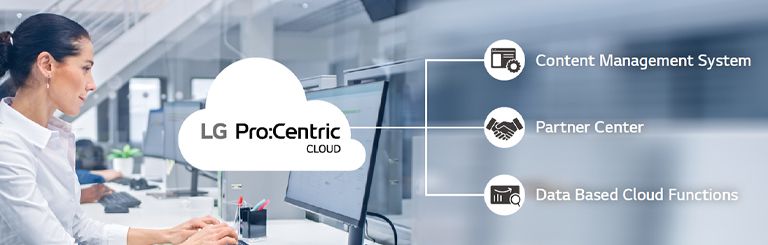 Uma mulher está trabalhando com o Pro:Centric Cloud.
