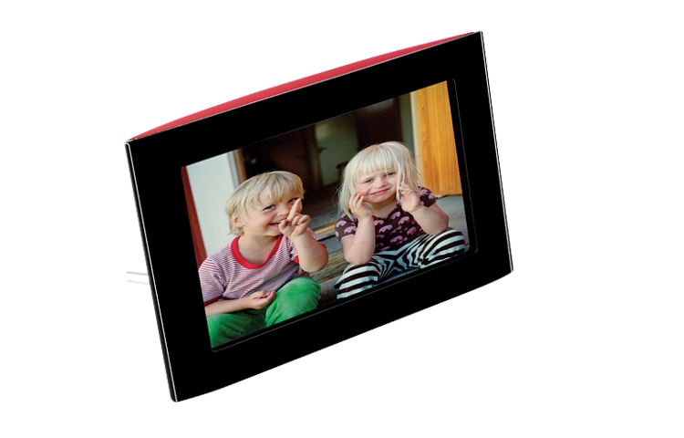 LG Digital Photo Frame de 7", reproduza suas fotos, vídeos e MP3 favoritos e ainda desfrute de funções adicionais., F7000N