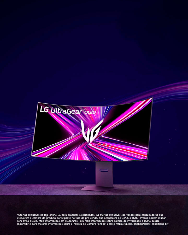Monitor curvo LG UltraGear OLED con vivaci scie luminose viola e rosa, che promuove uno sconto del 5% per il primo display OLED 5K2K al mondo.