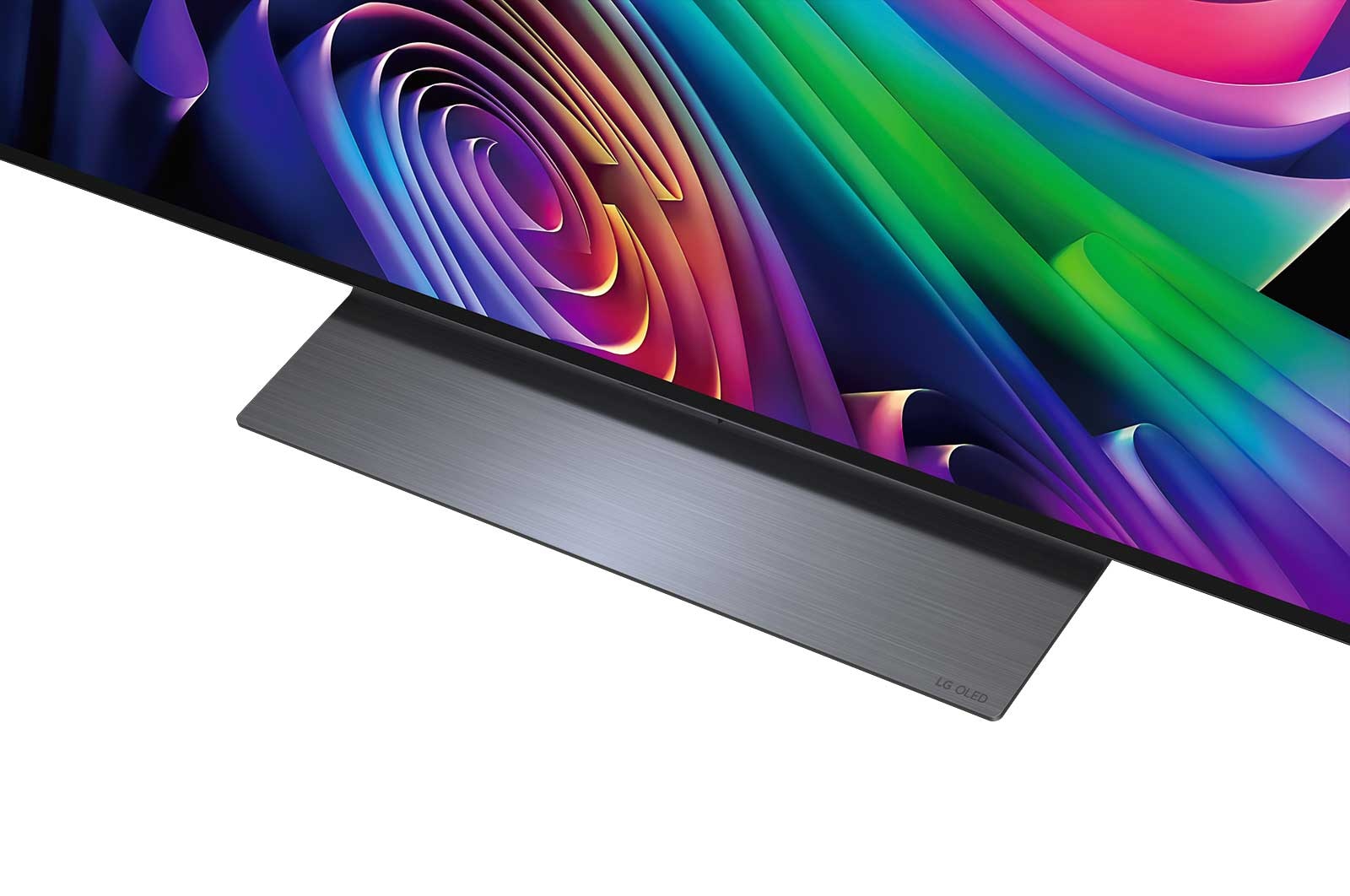 A LG OLED evo AI C6 está instalada na parede de uma sala de estar elegante, apresentando um design ultrafino com bordas estreitas, e exibe na tela uma paisagem urbana à beira do rio ao pôr do sol.