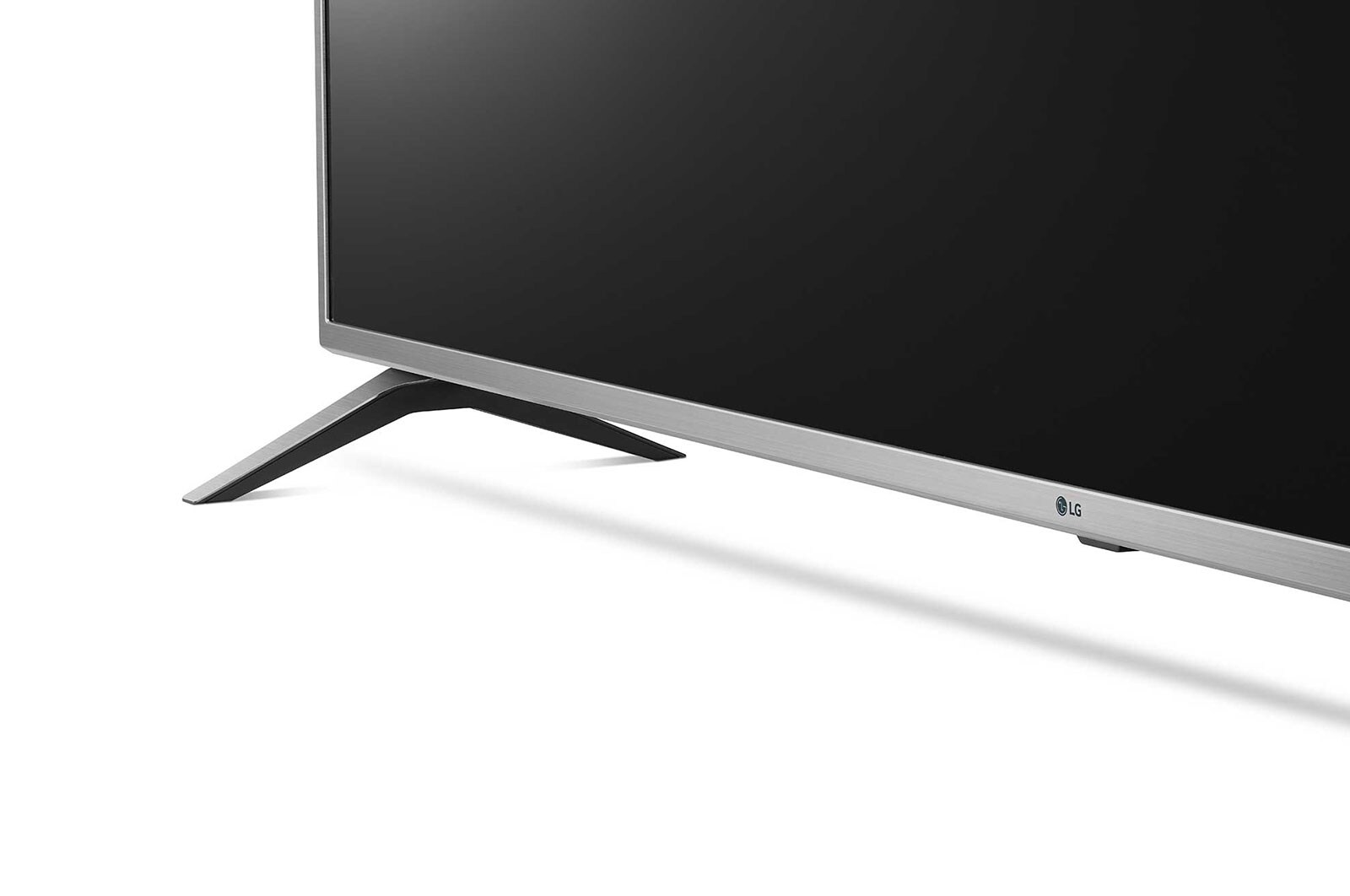 LG Smart TV LG 82" 4K HDR Ativo, ThinQ AI Inteligência Artificial, Processador α7 2º Geração, 82UM7570PSB