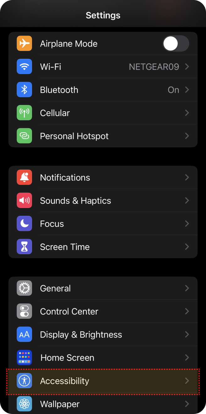 Tela de configurações do iPhone com a opção 'Acessibilidade' destacada no final da lista, abaixo de 'Tela de Início'.