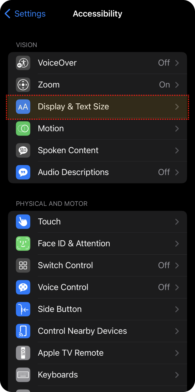 Configurações de acessibilidade do iPhone com 'Tamanho da Tela e do Texto' destacado em vermelho.