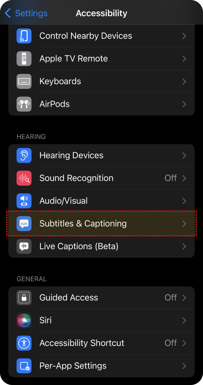 Tela de acessibilidade do iPhone com a opção 'Subtitles & Captioning' destacada na seção 'Hearing'.