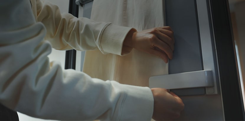 Door-Mounted Pants Press