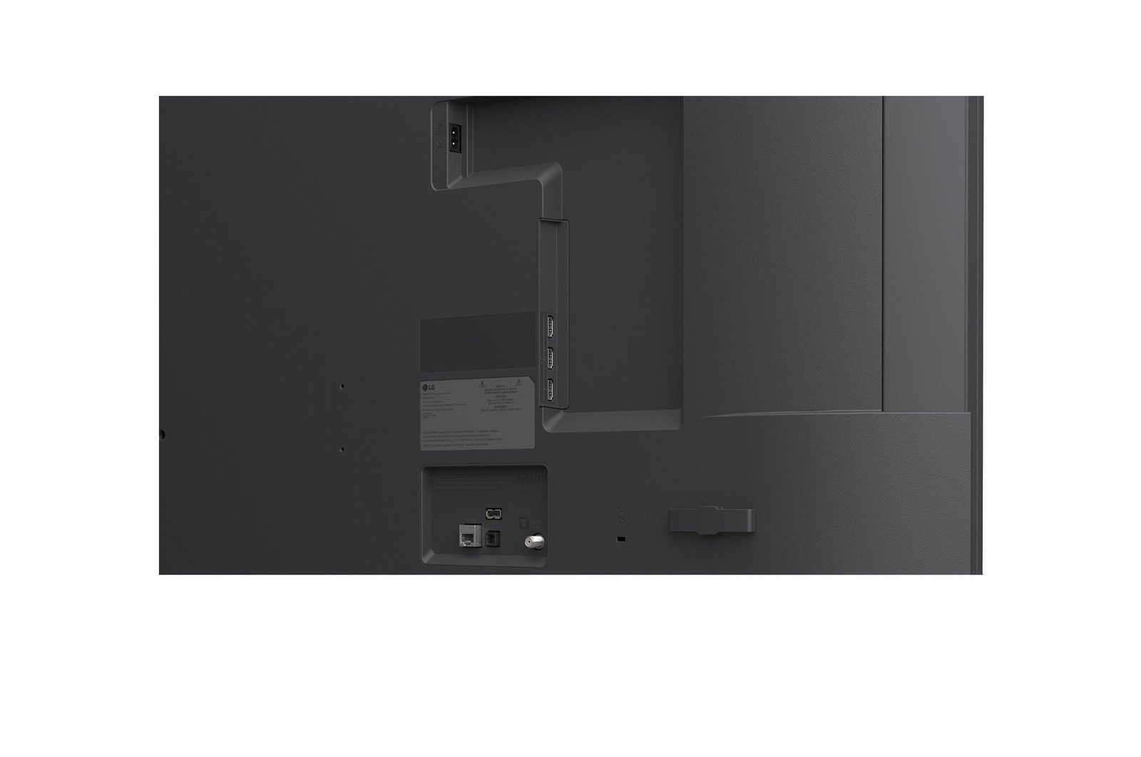 LG QNED evo AI QNED82 Mini LED highlights how its Mini LED reveals sharper rock textures and clearer ocean detail than conventional LED in a split coastal cliff scene, delivering deeper blacks and more refined contrast for greater clarity and depth.