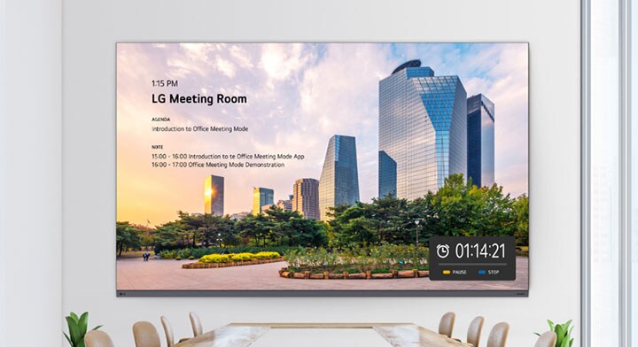 Several tasks that can be done simultaneously are arranged through the LG webOS smart platform.