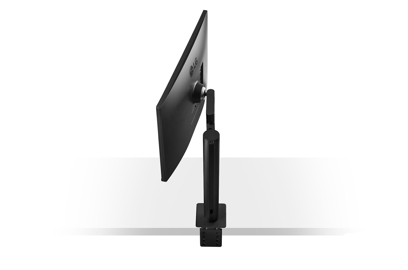 LG 27" QHD Ergo IPS Monitor with USB Type-C™, 27QN880-B