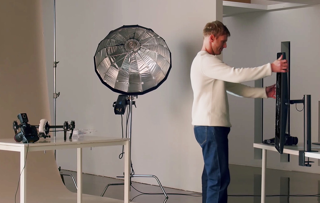 Scene of photographer with ergo.