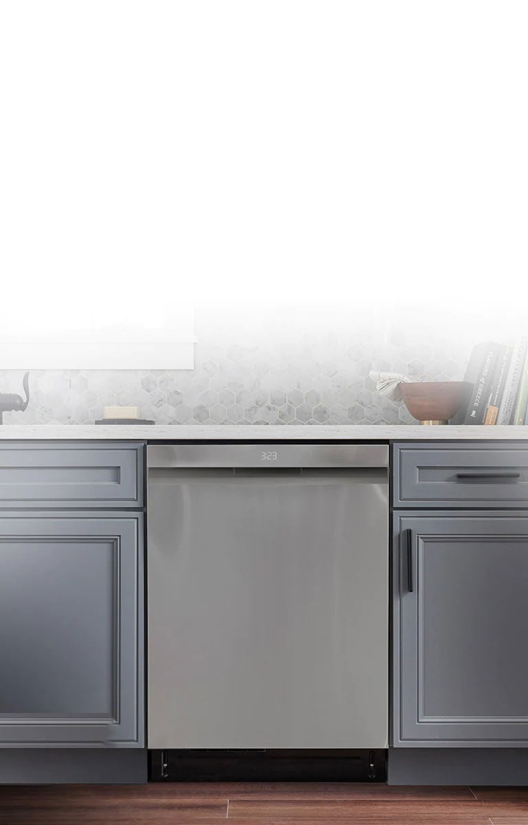 Resists smudges for an effortless shine