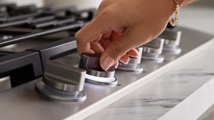 'Stylish, Modern Design (weighted LED knobs)