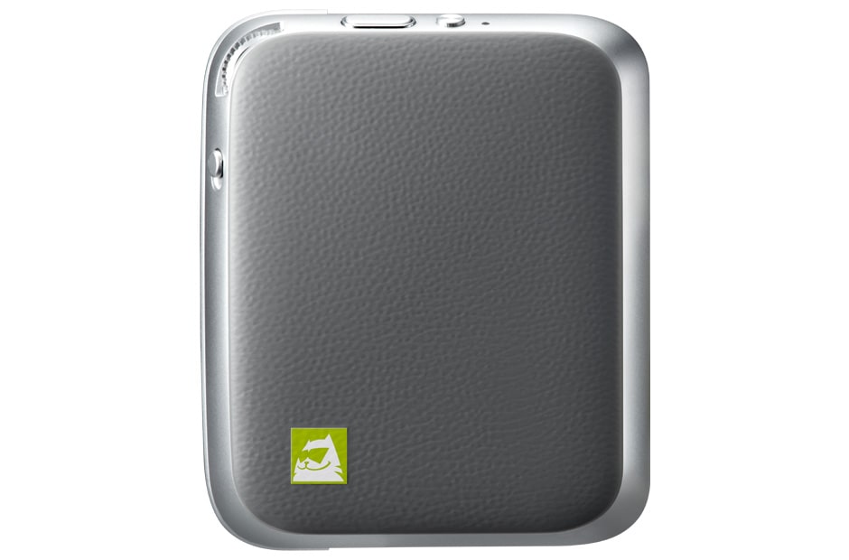 LG The LG CAM Plus gives the LG G5 the feel and function of a real camera with a comfortable grip, CBG-720
