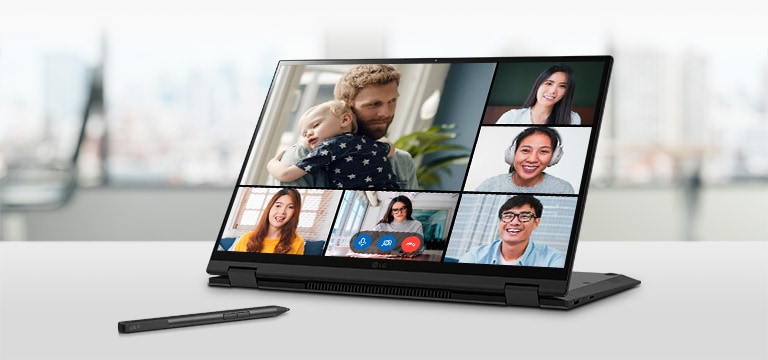 It shows that a video conference scene is displayed on the LG gram 2in1.