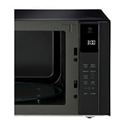 LG 1.5 cu. ft. NeoChef™ Countertop Microwave with Smart Inverter and EasyClean®, LMC1575BD