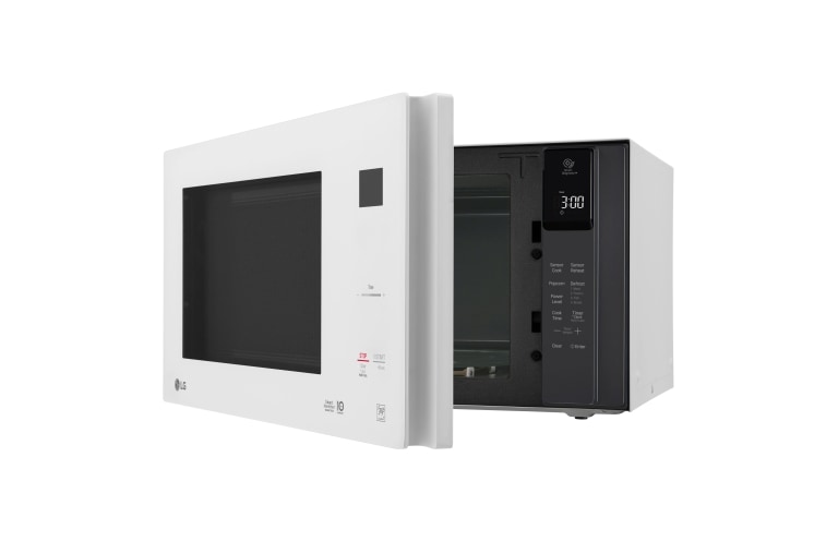 LG 1.5 cu. ft. NeoChef™ Countertop Microwave with Smart Inverter and EasyClean®, LMC1575SW