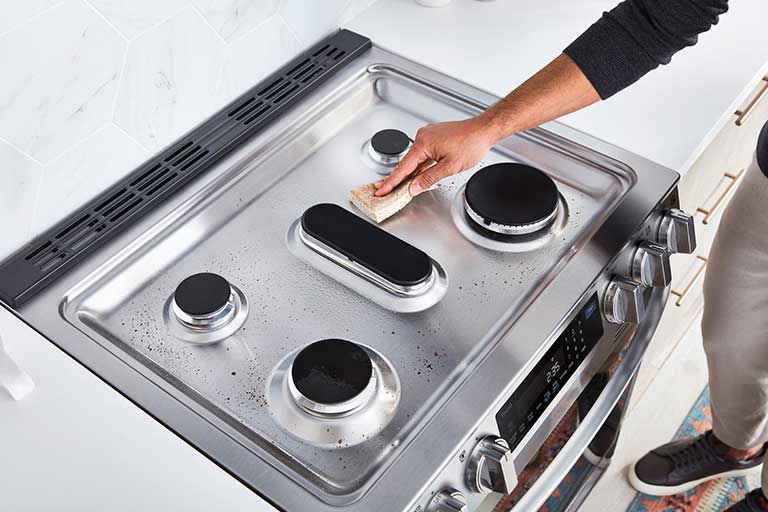 Erase Cooktop Mealtime Mishaps in Minutes