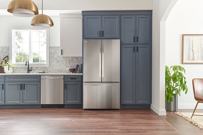 Built-in style. Full-size capacity. 