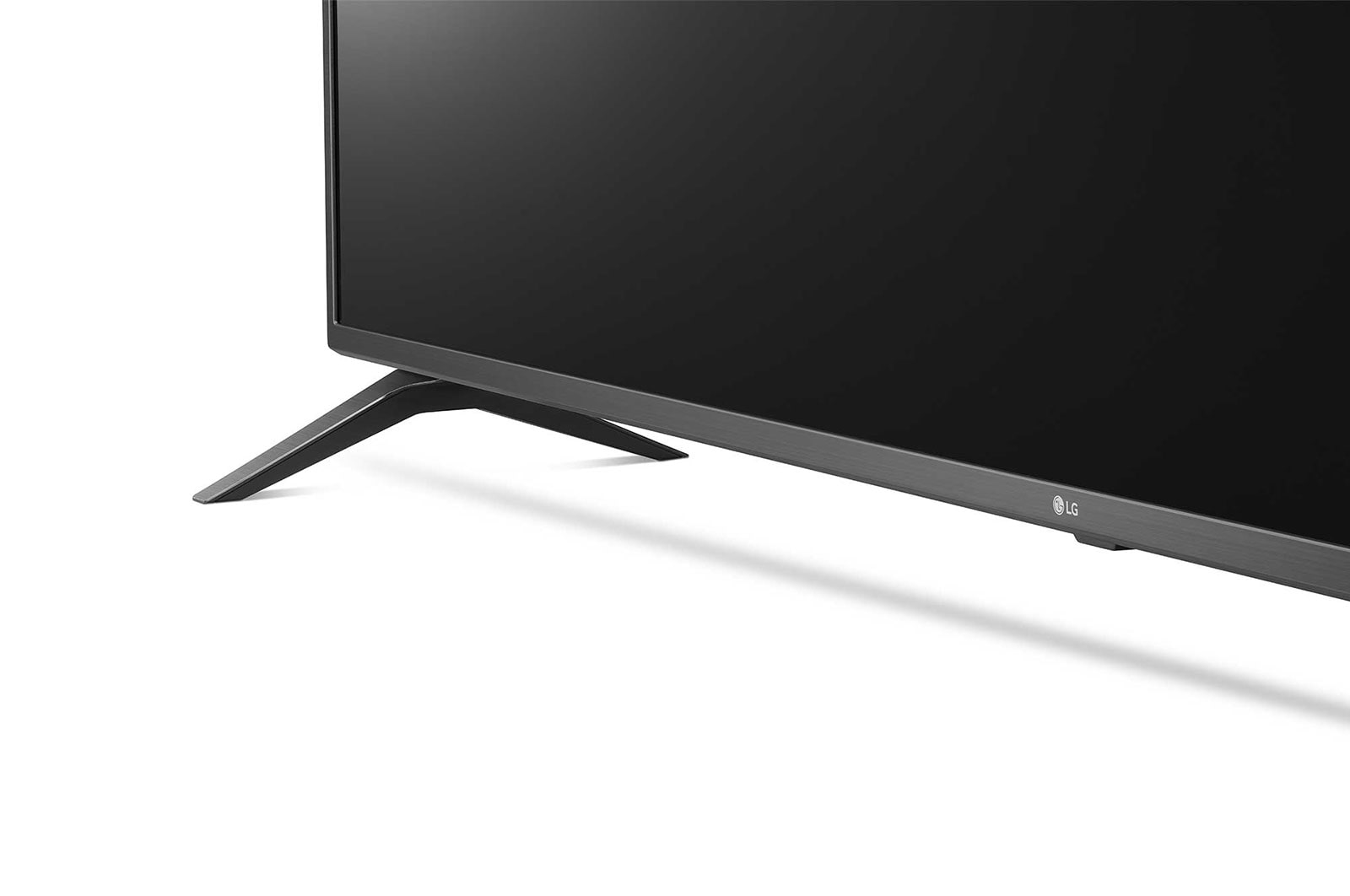 LG 82” LG UHD TV UM8070 ThinQ AI, 82UM8070PUA