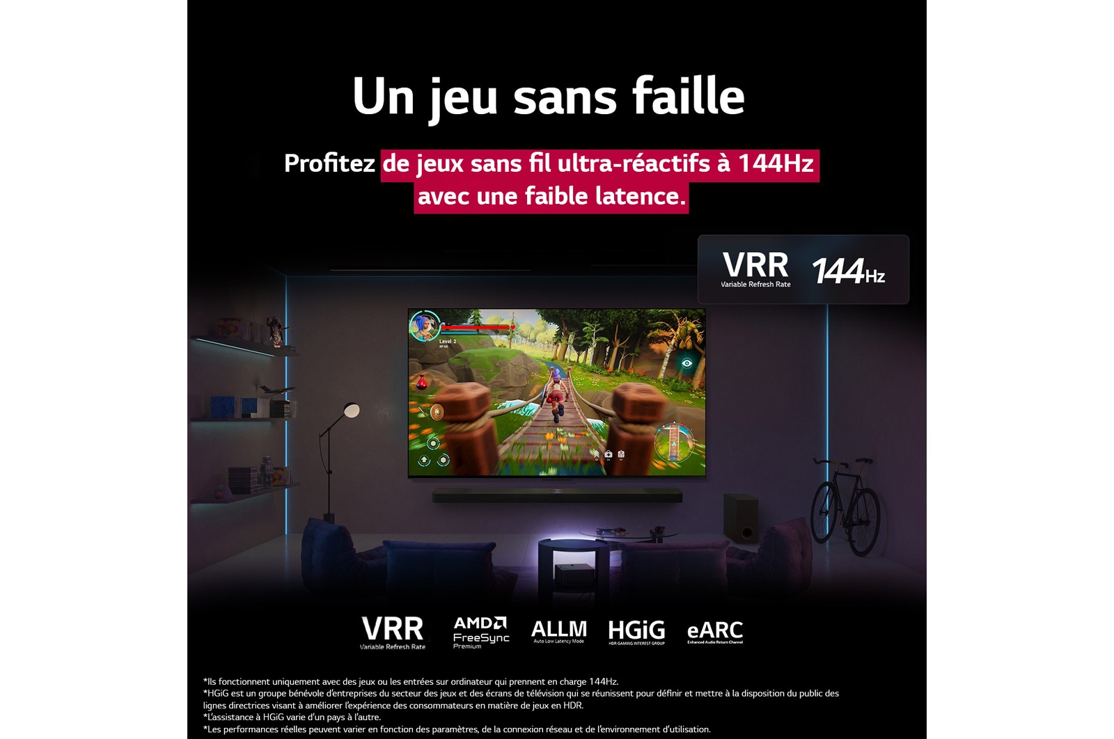 Un salon faiblement éclairé avec un écran de jeu représenté sur le QNED9M. La boîte Zero Connect se trouve à l’intérieur d’une table basse. Le texte parle de jeux sans fil ultra-réactifs à 144Hz avec une faible latence.
