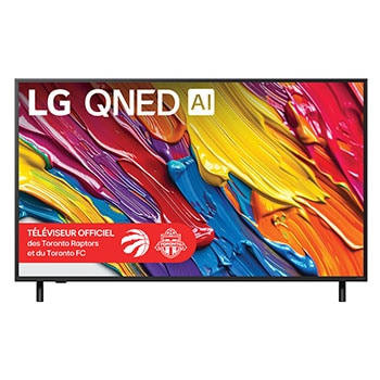 Vue avant du LG QNED82 TV, avec le logo LG QNED AI dans le coin supérieur. Le LG QNED TV présente des textures colorées rappelant une peinture en mouvement.