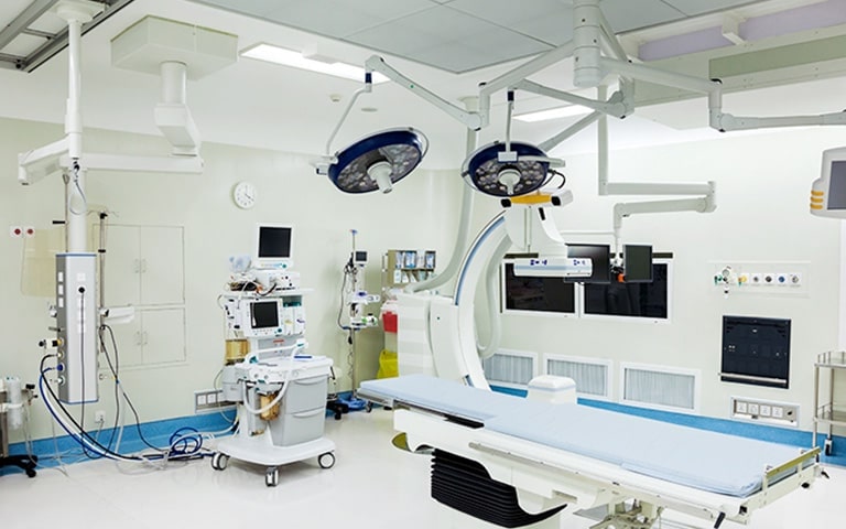 Salle d’opération et salle de radiologie