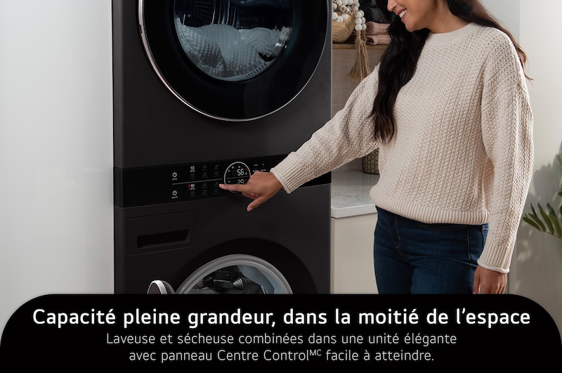 Le LG WashTower WKHC252HBA en Noir Acier, illustrant sa pleine capacité dans un design compact, avec une utilisation simplifiée grâce au panneau Center Control™.