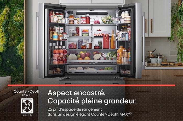 L'intérieur du réfrigérateur LG STUDIO SRFB27S3, montrant son design Counter-Depth MAX™ offrant une apparence encastrée avec une capacité de 27 pi³.
