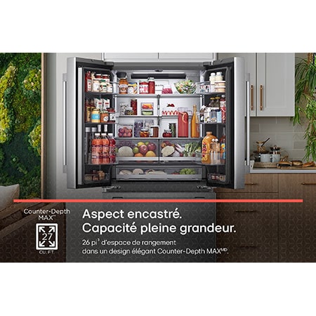 L'intérieur du réfrigérateur LG STUDIO SRFB27S3, montrant son design Counter-Depth MAX™ offrant une apparence encastrée avec une capacité de 27 pi³.