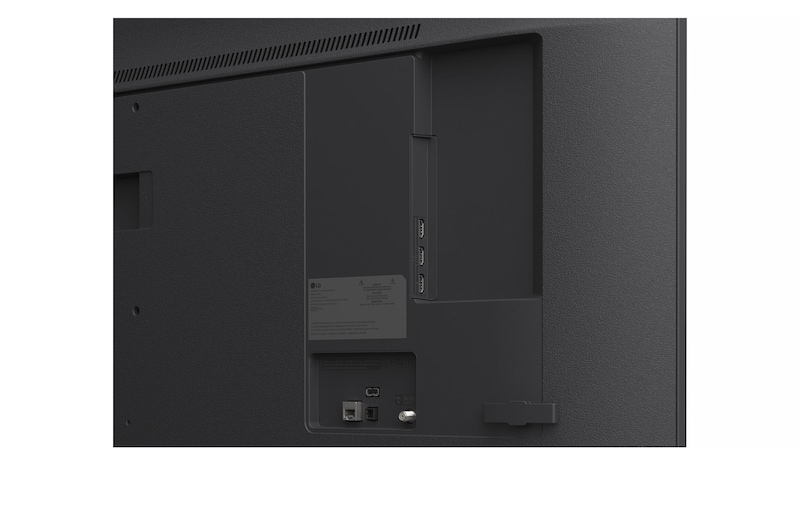 LG QNED evo AI QNED82 Mini LED’s alpha 8 AI Processor 4K Gen3 glows in blue light on a circuit board, highlighting AI processing performance with NPU x5.0 Faster Neural Processing, GPU 10% More Powerful Graphics, and 20% Memory Enhanced Throughput.