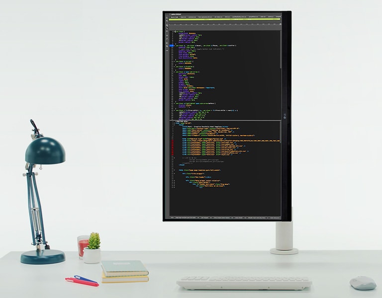 La conception compacte fait en sorte que le moniteur n’occupe que très peu d’espace sur le bureau.