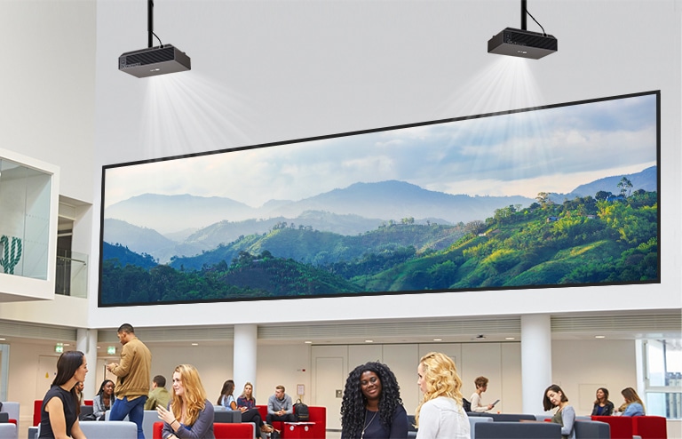 Grâce à sa luminosité de 7 000 lumens ANSI, le projecteur BU70QGA de LG peut produire une qualité d’image claire, même dans les environnements intérieurs lumineux comme les halls d’entrée des bâtiments.