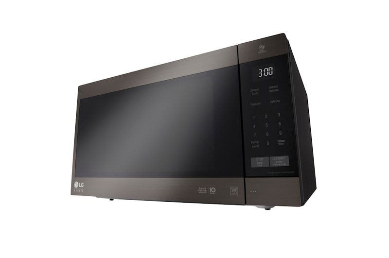 LG Four à micro-ondes de comptoir NeoChef<sup>MC</sup> de 2,0 pi<sup>3</sup> de la gamme LG STUDIO doté du système intelligent à inversion et de la fonctionnalité EasyClean<sup>MD</sup>, LSRM2085BD