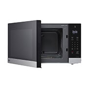 LG Four à micro-ondes de comptoir NeoChef<sup>MC</sup> de 0.9 pi3 avec onduleur intelligent et cuisson par capteur, MSER0990S