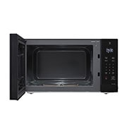 LG Four à micro-ondes de comptoir NeoChef<sup>MC</sup> de 1.5 pi3 avec onduleur intelligent et cuisson par capteur, MSER1590B
