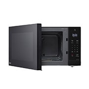 LG Four à micro-ondes de comptoir NeoChef<sup>MC</sup> de 1.5 pi3 avec onduleur intelligent et cuisson par capteur, MSER1590B