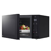 LG Four à micro-ondes de comptoir NeoChef<sup>MC</sup> de 1.5 pi3 avec onduleur intelligent et cuisson par capteur, MSER1590B