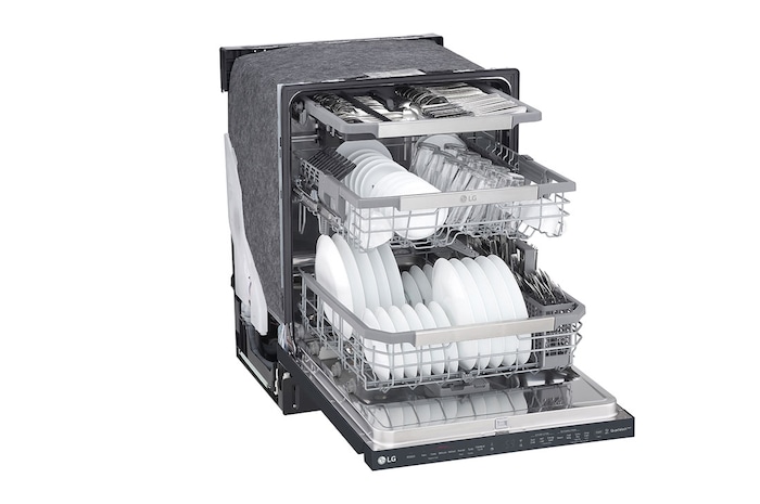 LG Lave-vaisselle noir mat à commandes sur le dessus avec TrueSteam<sup>MD</sup>, QuadWash<sup>MD</sup> et 3<sup>e</sup> panier, LDP6810BM
