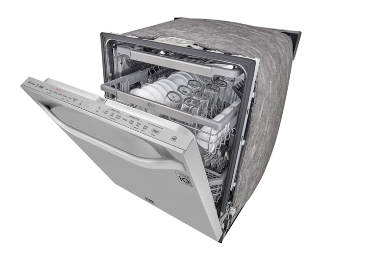 LG Lave-vaisselle LG STUDIO à vapeur et à commandes supérieures avec technologie QuadWash<sup>MC</sup>, LSDT9908SS